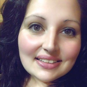 Meet your Posher, Naomi